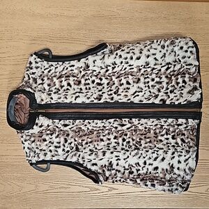 Casual identity, Leppard faux fur vest. Size L